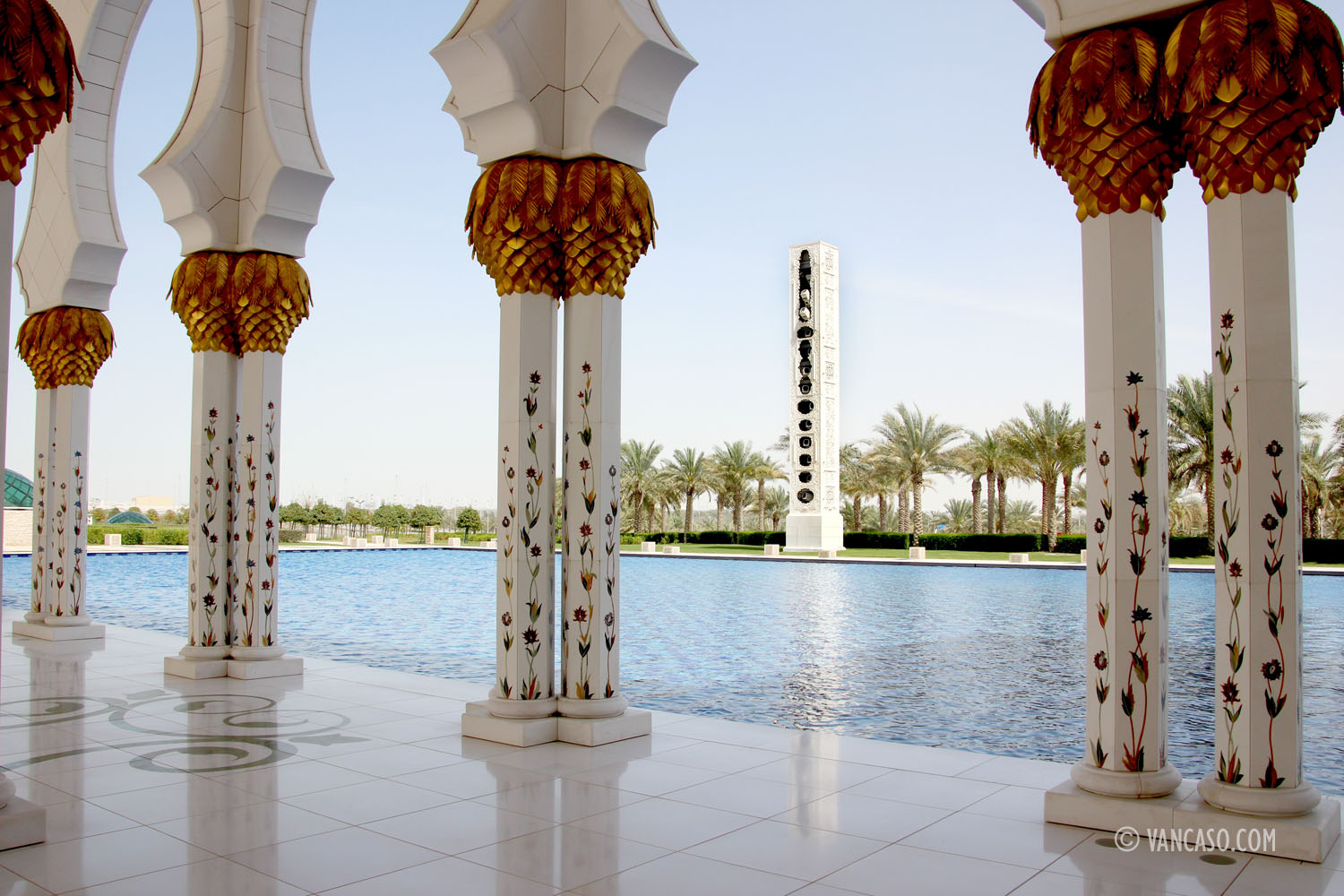 Sheikh Zayed Grand Mosque in Abu Dhabi, photo by Vange